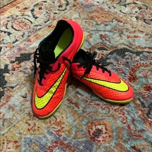 Nike Hypervenom Phelon IC Crimson Volt